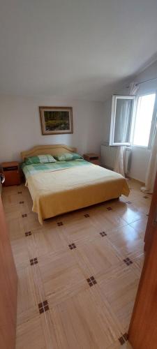 Tivat Brdista in Mrcevac Tivat Brdista in Mrcevac