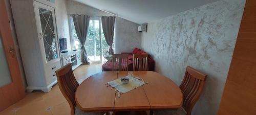 Tivat Brdista in Mrcevac Tivat Brdista in Mrcevac