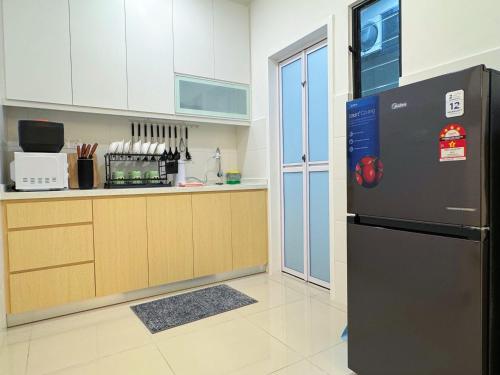 Kitchen, Elegant 3-Bedroom Fully Air-Con @ Vista Sentul in Sentul Kitchen, Elegant 3-Bedroom Fully Air-Con @ Vista Sentul in Sentul