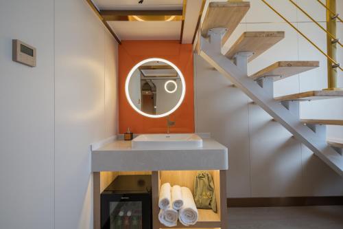 Exterior view, Dequan Luxury Hotel Bird's Nest BranchCoffee, fruits, snacks, a gym and a laundry room are provided near Water Cube Exterior view, Dequan Luxury Hotel Bird's Nest BranchCoffee, fruits, snacks, a gym and a laundry room are provided near Water Cube