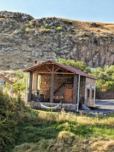 Guesthouse by the river in Hrazdan Guesthouse by the river in Hrazdan