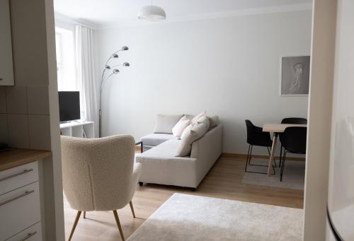 One-Bedroom Apartment image 7