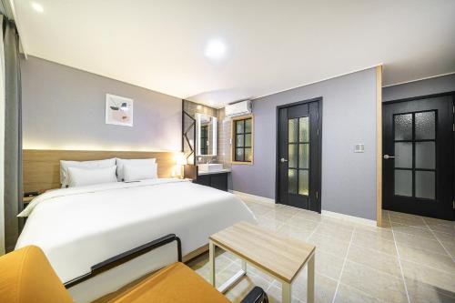 Brown Dot Hotel Angang in Angang-eup Brown Dot Hotel Angang in Angang-eup