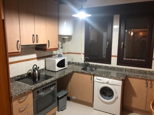 Edificio con 2 opciones DUPLEX 3 DORMITORIOS Y APARTAMENTO 1 DORMITORIO EN PLAZA MAYOR in Сеговія Edificio con 2 opciones DUPLEX 3 DORMITORIOS Y APARTAMENTO 1 DORMITORIO EN PLAZA MAYOR in Сеговія