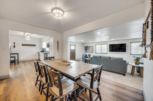 16 Mi to Paint Mines Spacious Simla Home! in Calhan (CO) 16 Mi to Paint Mines Spacious Simla Home! in Calhan (CO)