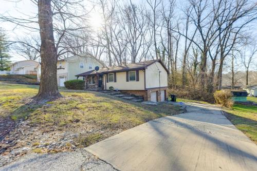 12 Mi to Dtwn St Louis Family Home with Fireplaces! in Fairview Heights 12 Mi to Dtwn St Louis Family Home with Fireplaces! in Fairview Heights