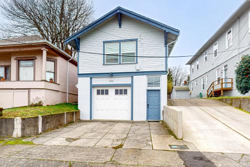 West Bremerton Cozy Home in Bremerton (WA) West Bremerton Cozy Home in Bremerton (WA)