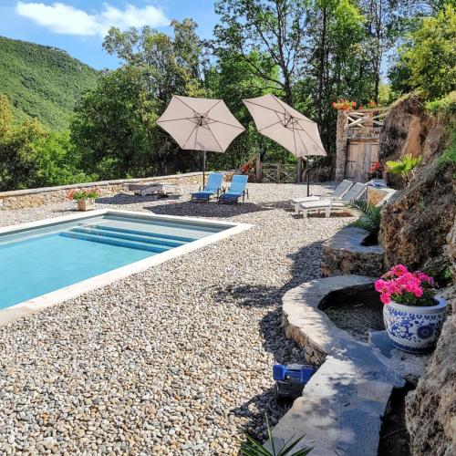 Kilátás, Maison de charme avec piscine partagée à Saint-Julien-de-la-Nef (Maison de charme avec piscine partagee a Saint-Julien-de-la-Nef) in Sumene Kilátás, Maison de charme avec piscine partagée à Saint-Julien-de-la-Nef (Maison de charme avec piscine partagee a Saint-Julien-de-la-Nef) in Sumene