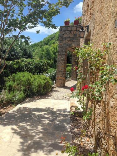 A szálláshely kívülről, Maison de charme avec piscine partagée à Saint-Julien-de-la-Nef (Maison de charme avec piscine partagee a Saint-Julien-de-la-Nef) in Sumene A szálláshely kívülről, Maison de charme avec piscine partagée à Saint-Julien-de-la-Nef (Maison de charme avec piscine partagee a Saint-Julien-de-la-Nef) in Sumene