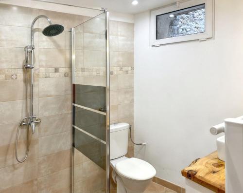 Fürdőszoba, Maison de charme avec piscine partagée à Saint-Julien-de-la-Nef (Maison de charme avec piscine partagee a Saint-Julien-de-la-Nef) in Sumene Fürdőszoba, Maison de charme avec piscine partagée à Saint-Julien-de-la-Nef (Maison de charme avec piscine partagee a Saint-Julien-de-la-Nef) in Sumene