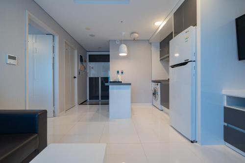 Kitchen, Hotel STAYON - Cordelia in Geoje-si Kitchen, Hotel STAYON - Cordelia in Geoje-si