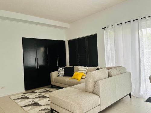 Kamar Tidur, Spacious, Modern 2BR Condo in Gated community in Wildey Kamar Tidur, Spacious, Modern 2BR Condo in Gated community in Wildey