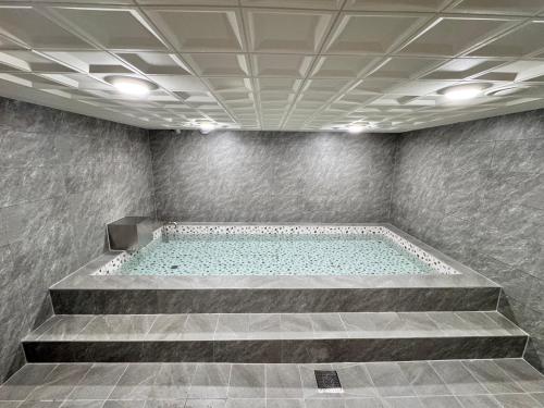 Hot tub, Bluedot Poshtel Myeongdong in Seoul Hot tub, Bluedot Poshtel Myeongdong in Seoul