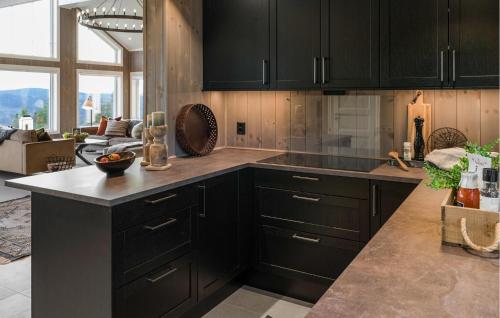Konyha, Nice Home In Øyer With Kitchen in Oyer Konyha, Nice Home In Øyer With Kitchen in Oyer