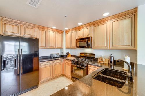 about 1 Mi to Desert Ridge Marketplace Phoenix Condo! in Desert View Village about 1 Mi to Desert Ridge Marketplace Phoenix Condo! in Desert View Village