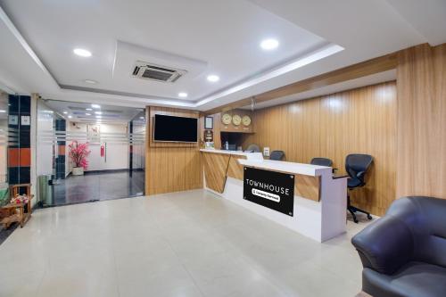 Lobby, Super Townhouse Gajuwaka Near CMR Mall in Gajuwaka Lobby, Super Townhouse Gajuwaka Near CMR Mall in Gajuwaka
