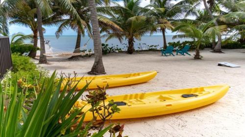Beachfront Villa with Long Private Pier and Pool in Ambergris Caye Beachfront Villa with Long Private Pier and Pool in Ambergris Caye