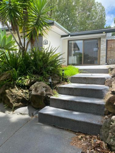 Ulaz, Bee Cottage in Robina Ulaz, Bee Cottage in Robina