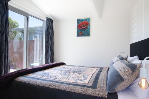 Classy Modern Unit close to Airport, Shops and Bus in بابانيو Classy Modern Unit close to Airport, Shops and Bus in بابانيو