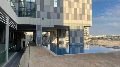 Swimming pool, Apartment in Abu Dhabi for rent in Al Raha Beach Swimming pool, Apartment in Abu Dhabi for rent in Al Raha Beach