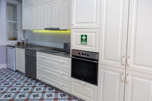 ห้องครัว, Villa Rainha in โอลิเวรา โด กาสเตโล ห้องครัว, Villa Rainha in โอลิเวรา โด กาสเตโล
