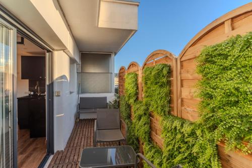 LE COCON- Jacuzzi & Sauna privés By SweetDreams (LE COCON- Jacuzzi & Sauna prives By SweetDreams) in Le Cannet LE COCON- Jacuzzi & Sauna privés By SweetDreams (LE COCON- Jacuzzi & Sauna prives By SweetDreams) in Le Cannet