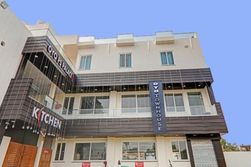Entrance, Townhouse P.s.Palace Near Amausi Metro Station in Badali Kheda Entrance, Townhouse P.s.Palace Near Amausi Metro Station in Badali Kheda