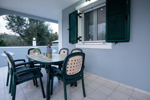 شرفة/ تراس, Vozaitis Family Villa in Agios Dimitrios شرفة/ تراس, Vozaitis Family Villa in Agios Dimitrios