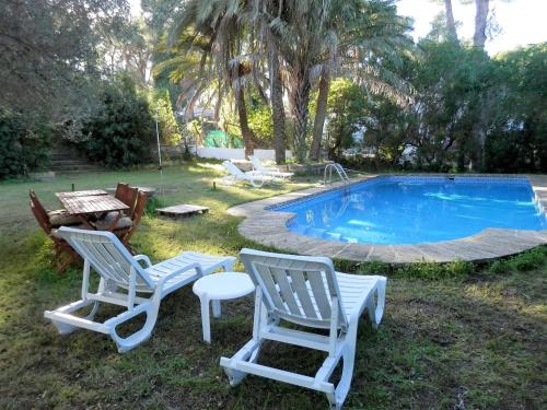 Gorgeous Cozy Villa 9 people, bbq, pool, 5min from beach in กัปซาเดส Gorgeous Cozy Villa 9 people, bbq, pool, 5min from beach in กัปซาเดส