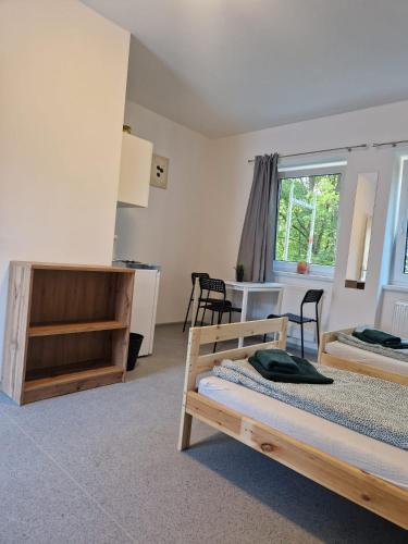 CARDA HAUS "Zimmer für entspannte Gäste - Einfach & Komfortabel" (CARDA HAUS "Zimmer fur entspannte Gaste - Einfach & Komfortabel") in Laa an der Thaya CARDA HAUS "Zimmer für entspannte Gäste - Einfach & Komfortabel" (CARDA HAUS "Zimmer fur entspannte Gaste - Einfach & Komfortabel") in Laa an der Thaya