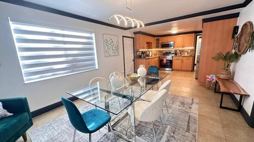 Luxury Home by Miami Int Airport in Hialeah (Florida) Luxury Home by Miami Int Airport in Hialeah (Florida)