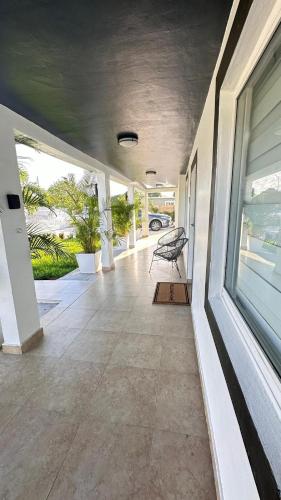 Luxury Home by Miami Int Airport in Hialeah (Florida) Luxury Home by Miami Int Airport in Hialeah (Florida)