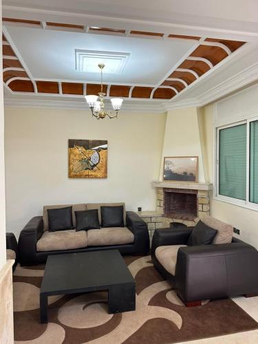 Beautiful villa Near the beach in 모하메디아 Beautiful villa Near the beach in 모하메디아