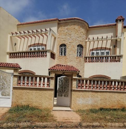 Beautiful villa Near the beach in 모하메디아 Beautiful villa Near the beach in 모하메디아