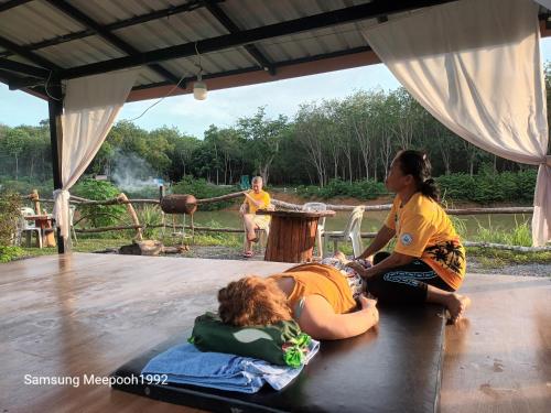 Massage, PhaluayCamping in Ko Phaluai Massage, PhaluayCamping in Ko Phaluai