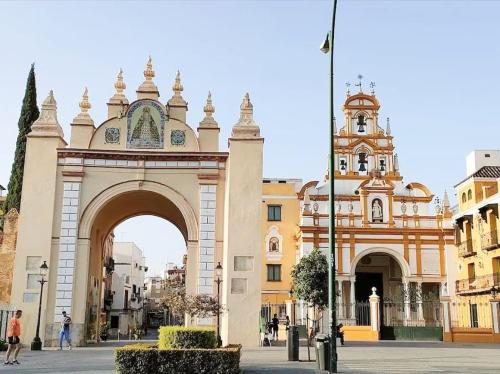 Soleado, familiar, alegre y tranquilo a un paseo de la Catedral