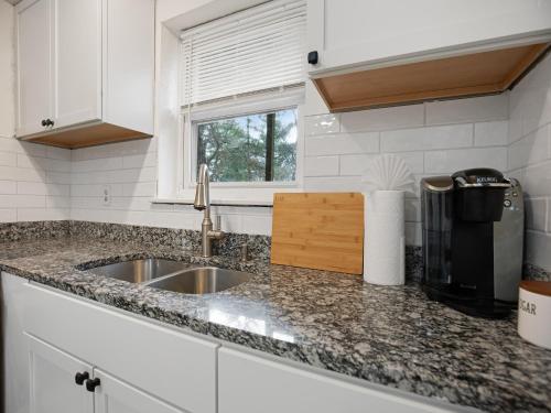 Cozy Charming Unit In Takoma Park in Takoma Park Cozy Charming Unit In Takoma Park in Takoma Park