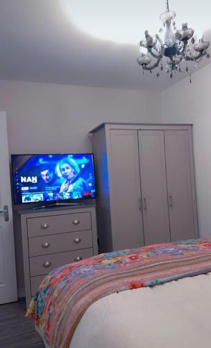Cozy Modern Luxe Escape in ลี ชาเพล นอร์ท Cozy Modern Luxe Escape in ลี ชาเพล นอร์ท
