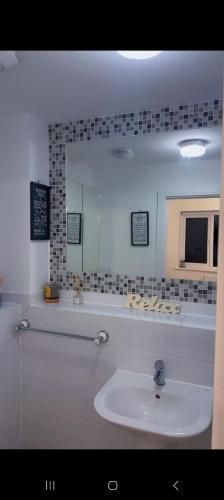 Cozy Modern Luxe Escape in ลี ชาเพล นอร์ท Cozy Modern Luxe Escape in ลี ชาเพล นอร์ท