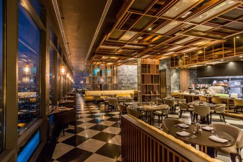 Restaurant, Holiday Inn & Suites Rayong City Centre By IHG in Rayong Restaurant, Holiday Inn & Suites Rayong City Centre By IHG in Rayong