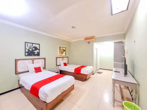 RedDoorz near Stadion Semeru Lumajang Jawa Timur in 南海漳 RedDoorz near Stadion Semeru Lumajang Jawa Timur in 南海漳