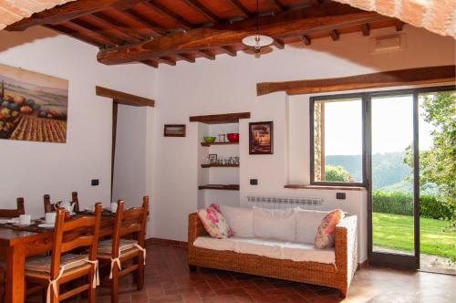 共用Lounge/電視區, Villa Beatrice - Private Heated Pool & Amazing Umbrian Landscape in 利夏諾尼科內 共用Lounge/電視區, Villa Beatrice - Private Heated Pool & Amazing Umbrian Landscape in 利夏諾尼科內