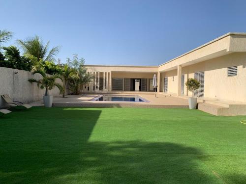 Spacious, luxurious and bright 3 bedrooms house with swimming pool in 辛蒂亞 Spacious, luxurious and bright 3 bedrooms house with swimming pool in 辛蒂亞
