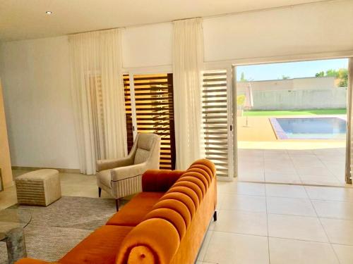 Spacious, luxurious and bright 3 bedrooms house with swimming pool in 辛蒂亞 Spacious, luxurious and bright 3 bedrooms house with swimming pool in 辛蒂亞