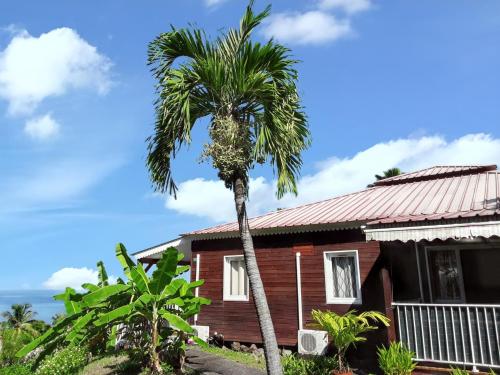 Vue extérieure, Bungalow confortable a Bouillante avec vue sur la mer in Bouillante Vue extérieure, Bungalow confortable a Bouillante avec vue sur la mer in Bouillante