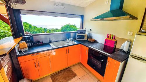cuisine, Bungalow confortable a Bouillante avec vue sur la mer in Bouillante cuisine, Bungalow confortable a Bouillante avec vue sur la mer in Bouillante