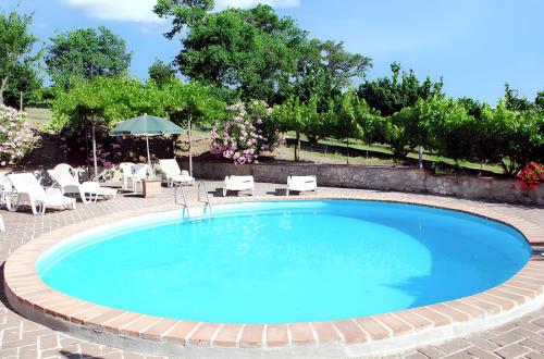 Spacious Apartment in Bevagna with Mountain View