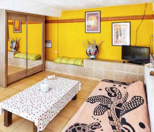 Легло, Studio confortable à Vieux Habitants 50 m² avec vue mer (Studio confortable a Vieux Habitants 50 m² avec vue mer) in Vieux-Habitants Легло, Studio confortable à Vieux Habitants 50 m² avec vue mer (Studio confortable a Vieux Habitants 50 m² avec vue mer) in Vieux-Habitants