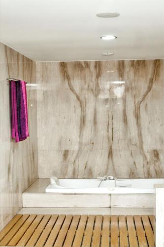 Bathroom, Spacious villa in Santo Tirso with private pool 850 m² and jacuzzi in Santo Tirso Bathroom, Spacious villa in Santo Tirso with private pool 850 m² and jacuzzi in Santo Tirso