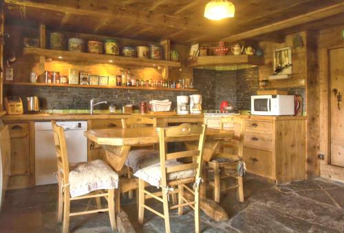 Facilities, Chalet spacieux a Saint-Nicolas-la-Chapelle avec cheminee in Saint Nicolas La Chapelle Facilities, Chalet spacieux a Saint-Nicolas-la-Chapelle avec cheminee in Saint Nicolas La Chapelle